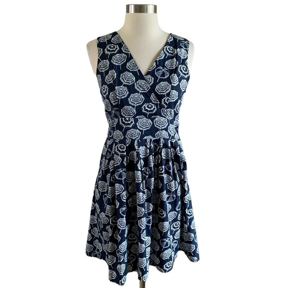 Madison Jules Umbrella Print Sleeveless V-Neck Dress Size Medium New With Tags - Picture 1 of 10